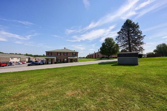 Building Photo - 131 Highview Dr