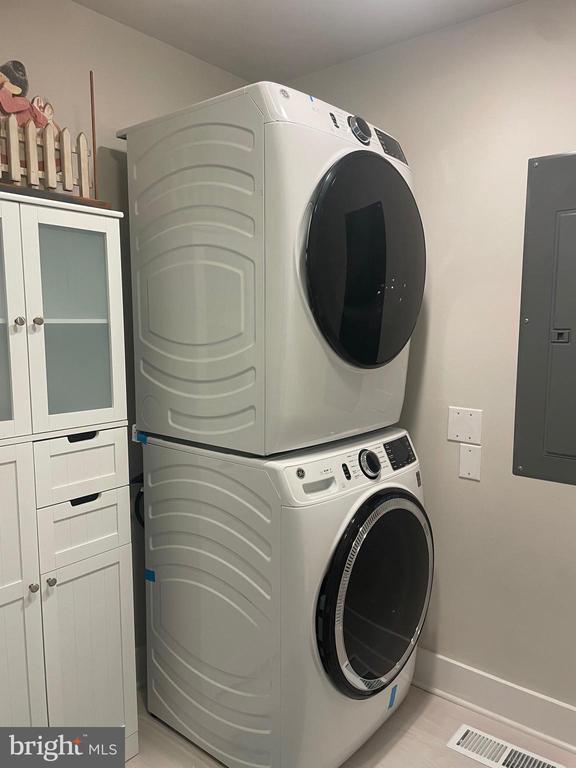 Building Photo - 3 Talbot Ave