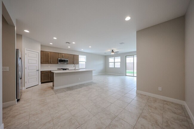 Building Photo - 4 Bedroom in Asante Community