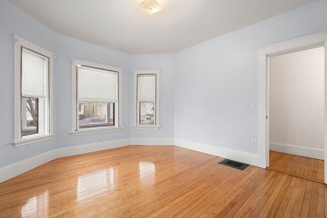 Building Photo - 252 Safford St