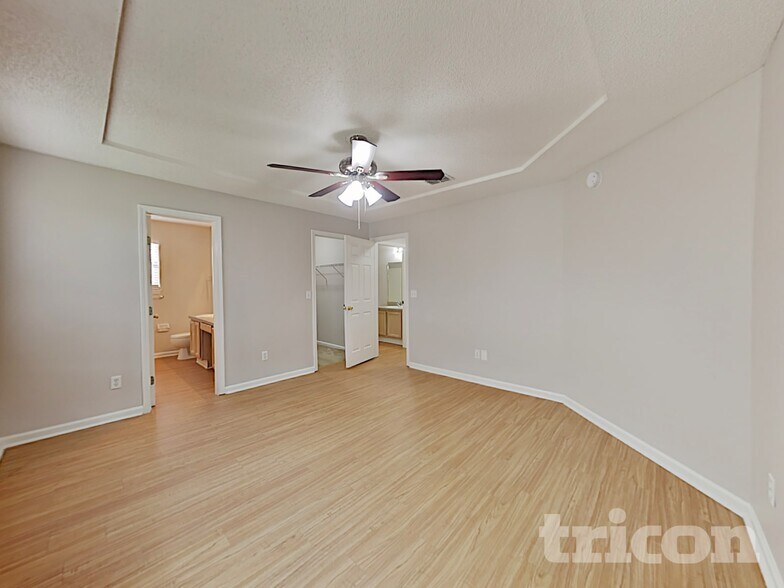 Building Photo - 5357 Tessa Terrace