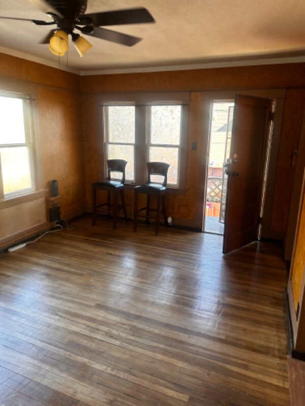 Building Photo - 1021 Chestnut Ave