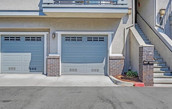 Building Photo - Stunning Ground-Floor 2 bd, 2 ba- Danville...