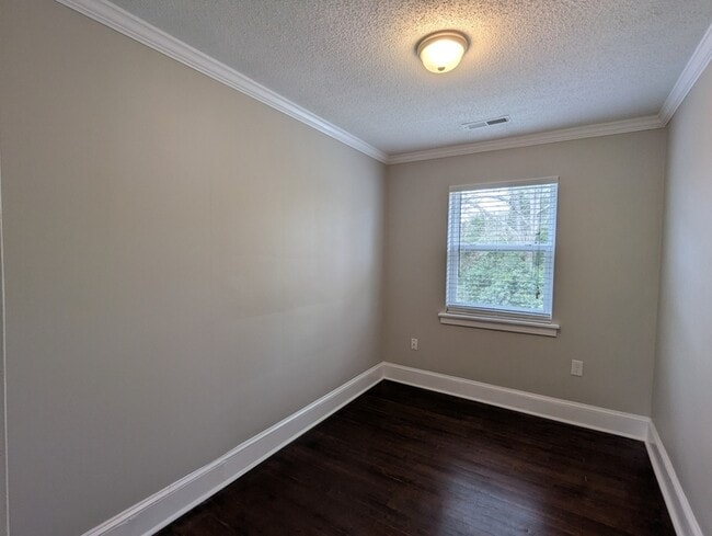 Building Photo - 508 Mahaley Ave