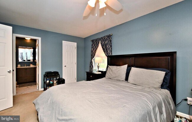 Building Photo - 800 Beacon Ct