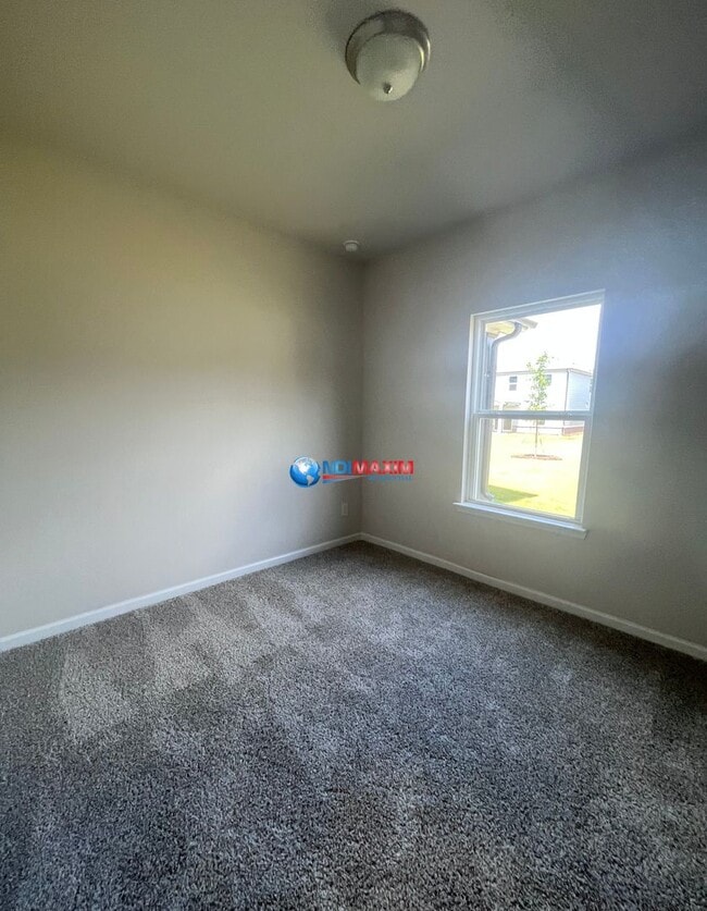 Building Photo - 4-bedroom house in gated community in Lawrenceville