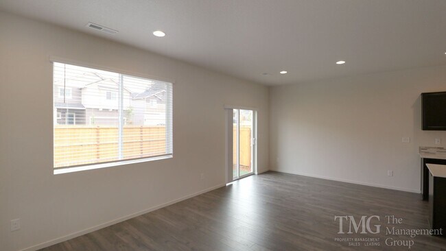 Building Photo - 3BD Home in Ridgefield in a Great Location!  Don't Miss Out!