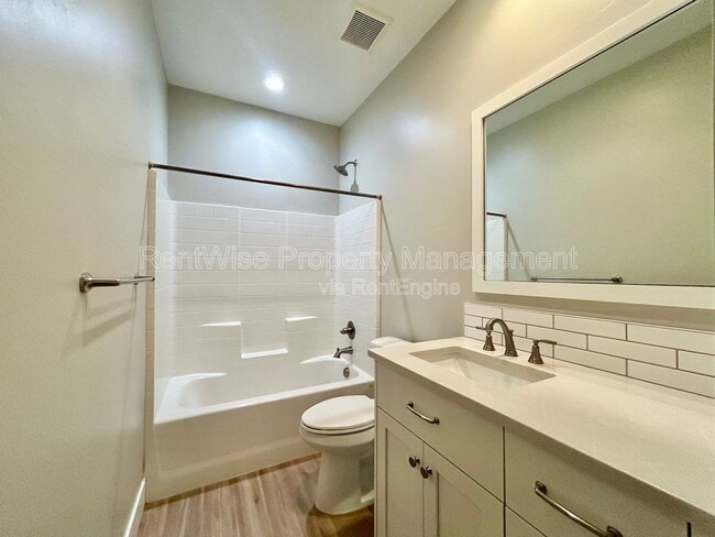 Building Photo - 2090 N Banjo Ct