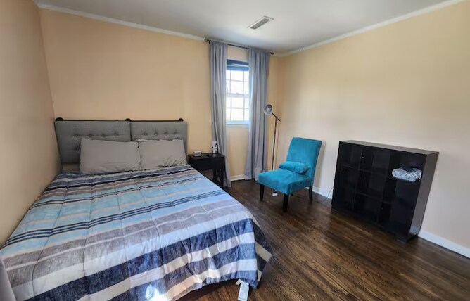 Building Photo - 1725 Hudson Rd