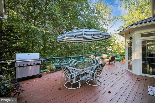 Building Photo - 9454 Newbridge Dr