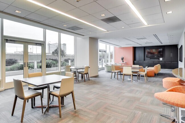 Building Photo - Luxury High-Rise Living | Stunning Bay Bridge Views from the 31st Floor