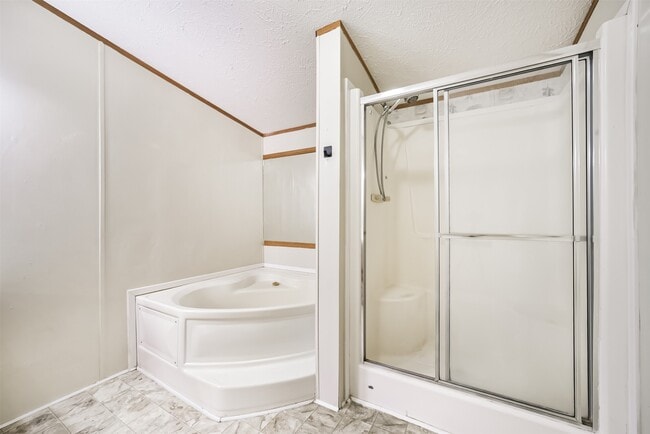 Building Photo - 33205 Wedgewood Dr