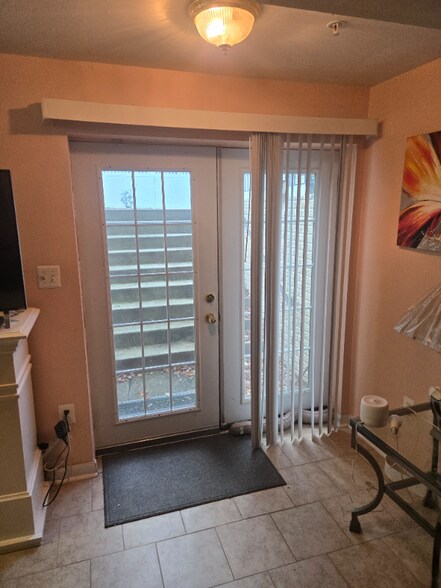 Primary Photo - 2901 Nightside Dr