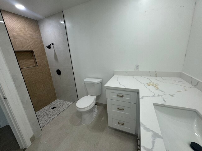 Building Photo - 6260 SW 6th St