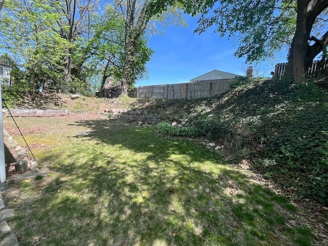 Building Photo - 3 Tryon Ave