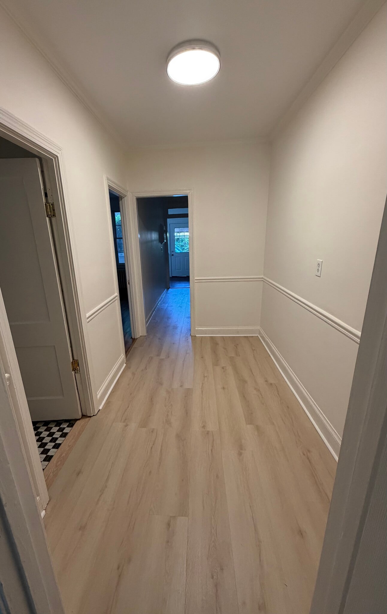 Hallway Nook - 4836 Reservoir Rd NW
