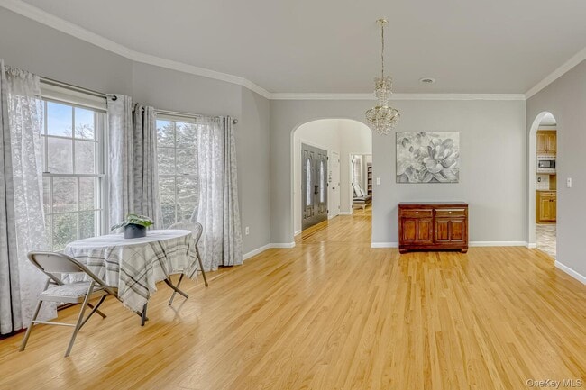 Building Photo - 22 Golden Rd