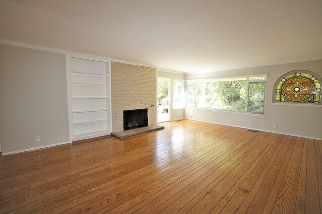 Building Photo - 25 Genevra Rd