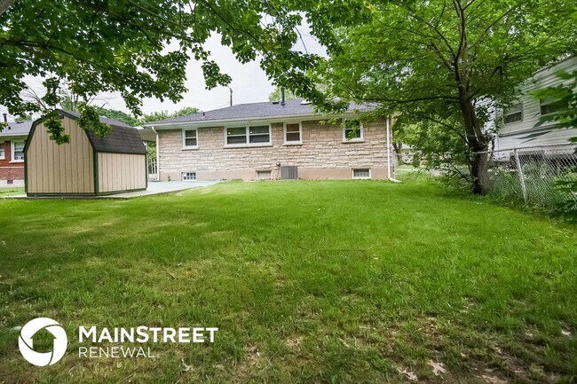 Building Photo - 4325 Bayberry Dr