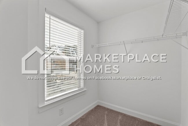 Building Photo - 2233 Perrins Ln