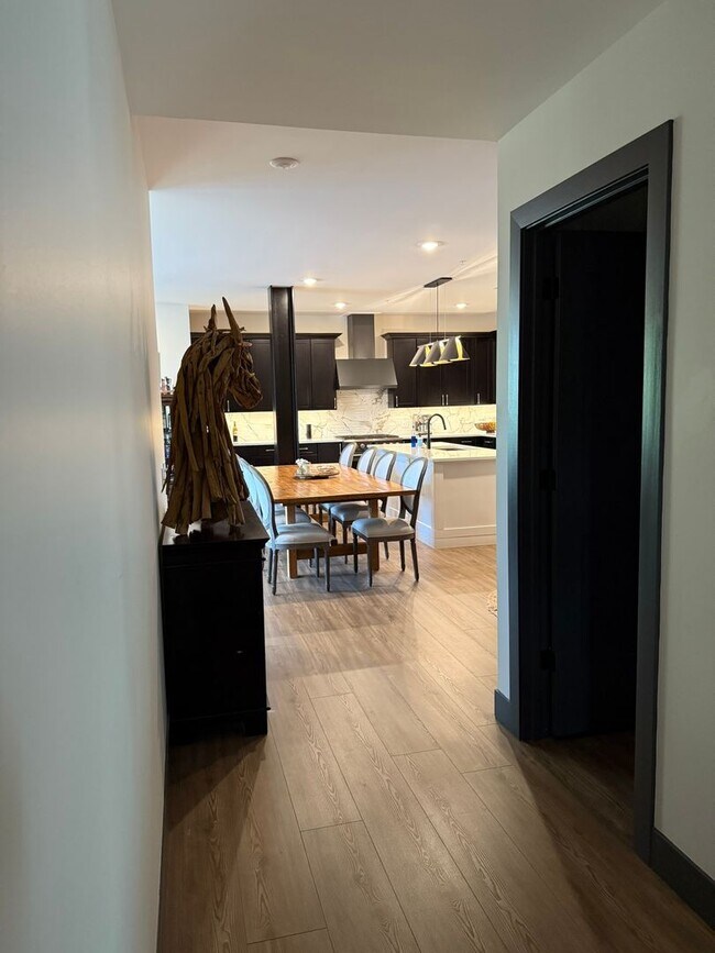 Building Photo - 100 Quartz Knl
