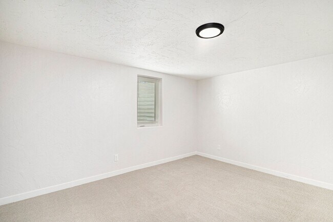 Building Photo - Pecos9881