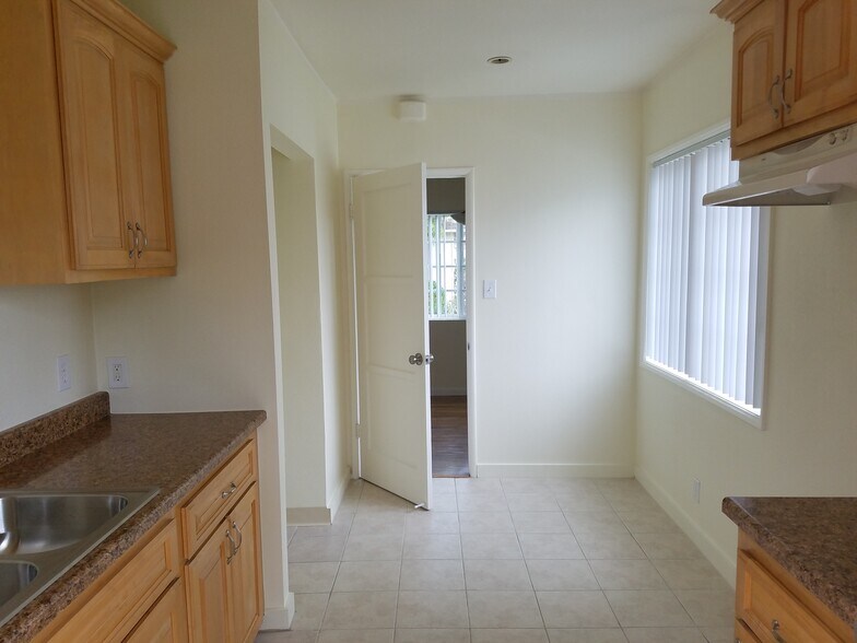 Building Photo - 1520 Marine Ave