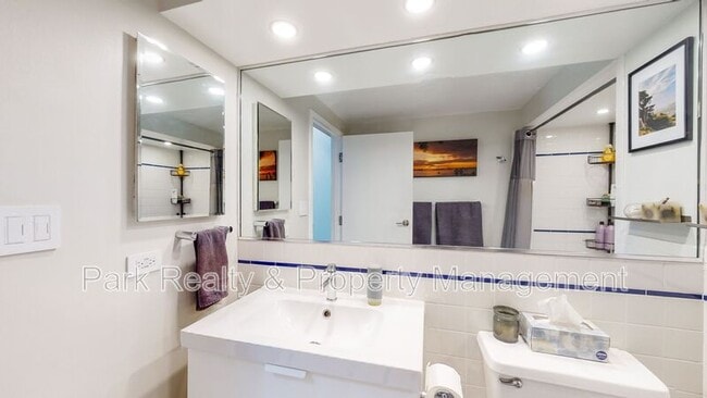 Building Photo - 3377 Blake St