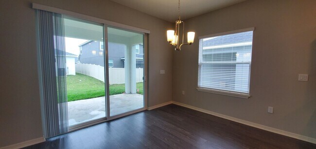 Building Photo - 4-Bedroom, 2.5-Bathroom in Winter Haven