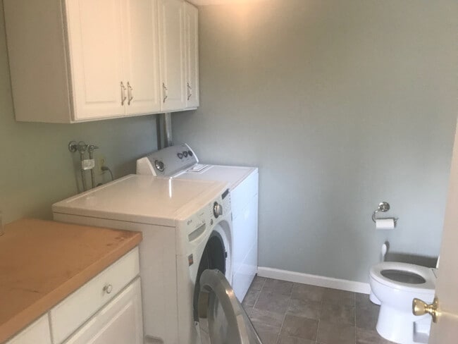 Building Photo - Great House for Rent