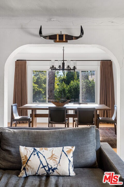 Building Photo - 502 N Sweetzer Ave