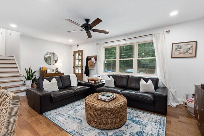 Building Photo - Home for rent in Homewood