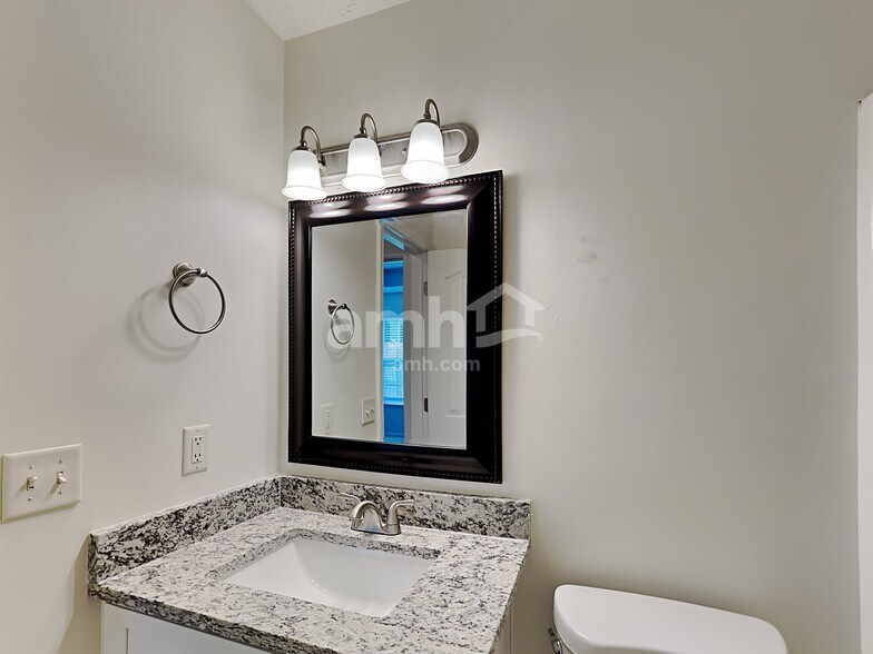 Building Photo - 1289 Dalmally Dr