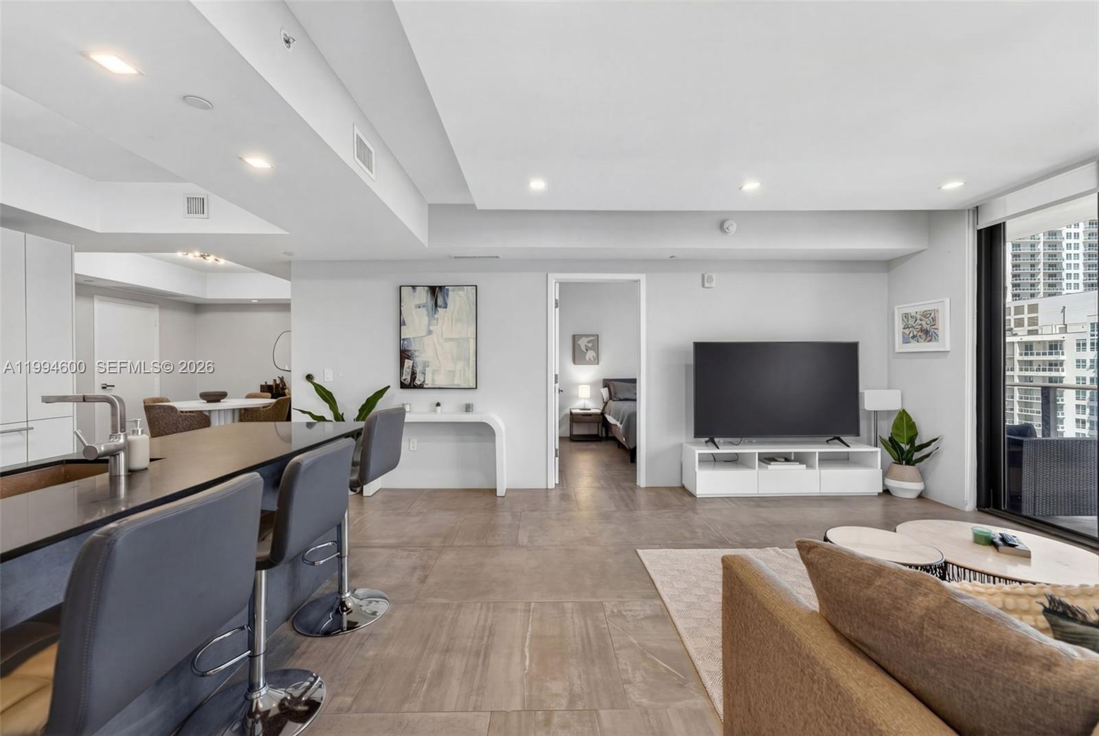 Building Photo - 1010 Brickell Ave