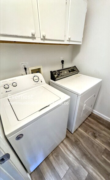 Building Photo - 2860 W Centennial Dr