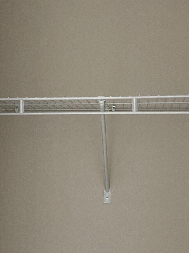 Building Photo - 308 Lake Smart Cir