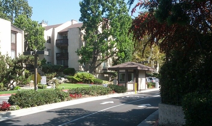Main entrance - 9204 Summertime Ln