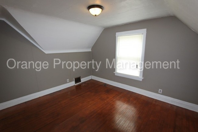 Building Photo - GIFFORD PARK-1/2 OFF 1ST MONTHS RENT!