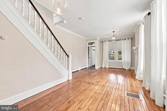 Building Photo - 1810 Mt Salem Ln