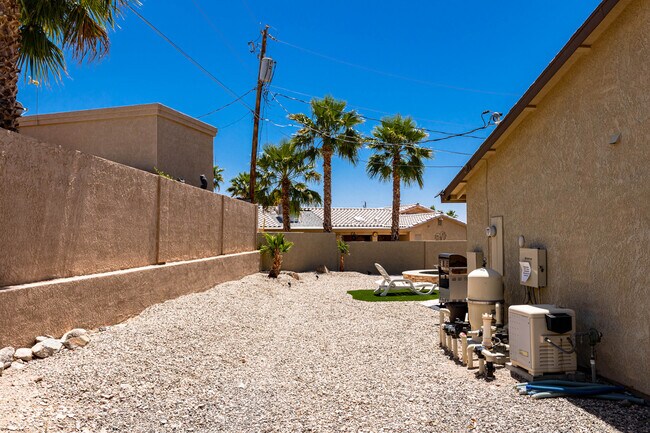 Building Photo - 3280 Rocking Horse Dr