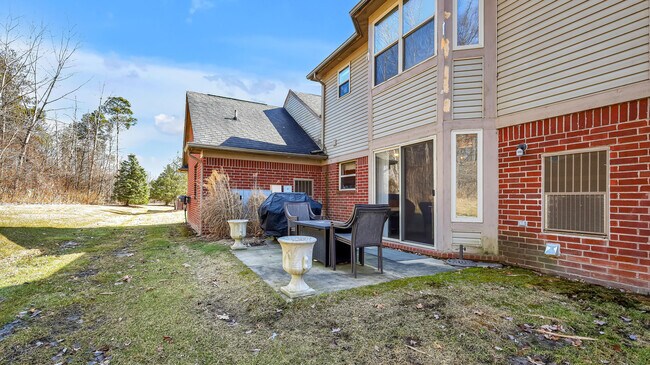 Building Photo - 5496 Stoney Pl S