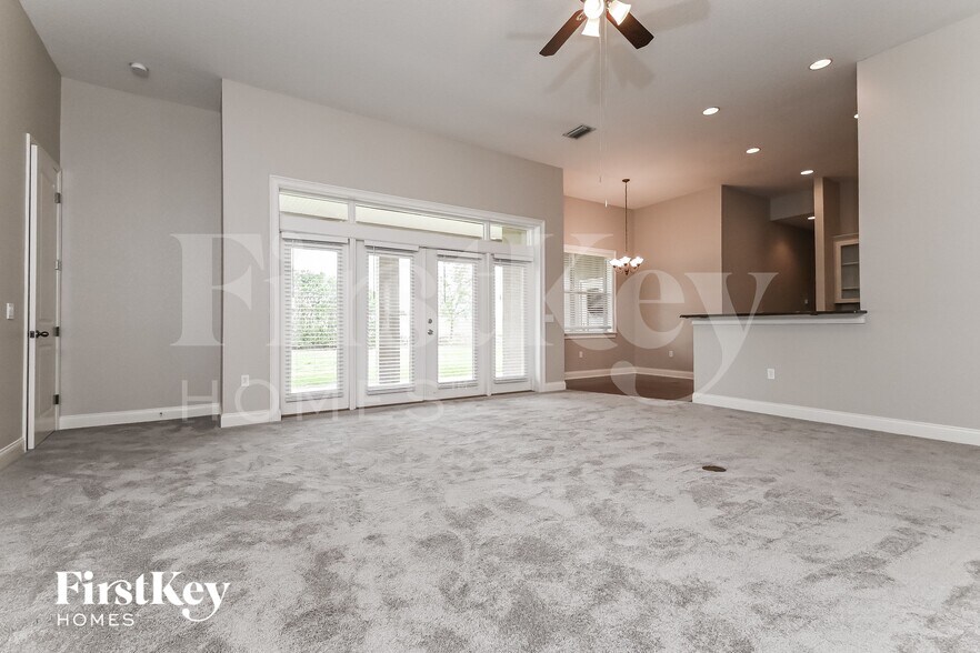 Building Photo - 2528 Iris Ann Dr