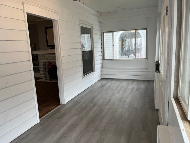 Building Photo - 2409 Hilton Ave