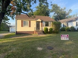 Building Photo - 109 Meadowbrook St