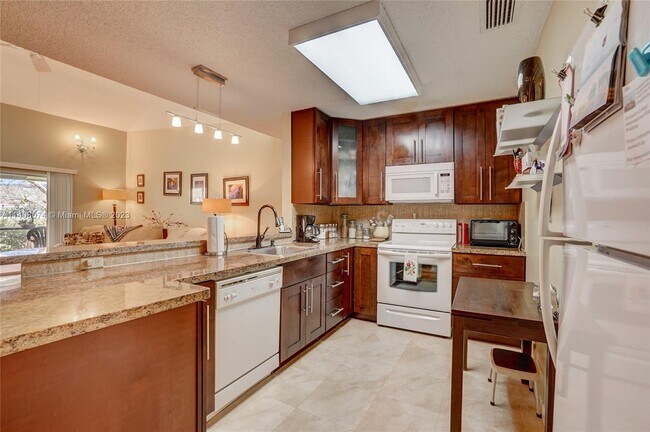 Building Photo - 662 Woodgate Ln
