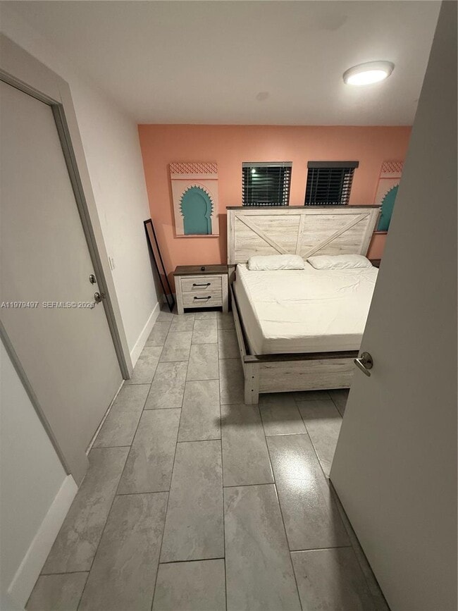 Building Photo - 2020 Washington St