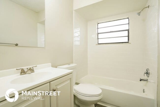 Building Photo - 456 SW Molloy St