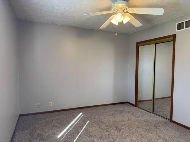 Building Photo - Omaha Rental Home Offering Modern Updates & Comfortable Living!