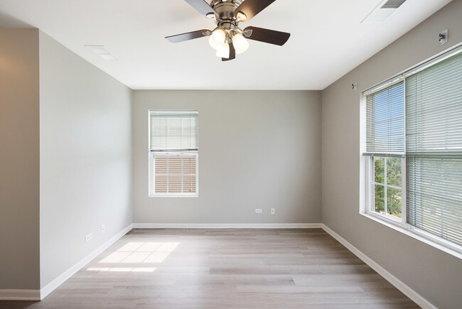 Building Photo - 64 Village Station Ln