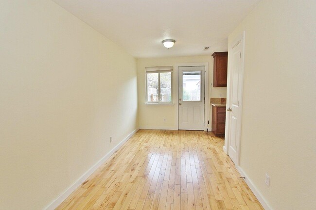 Building Photo - 4843 W Targee St